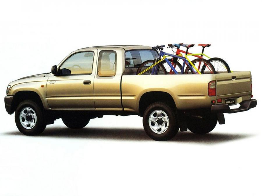  Toyota Hilux Xtra Cab 1997 года  (фото 5 из 9)